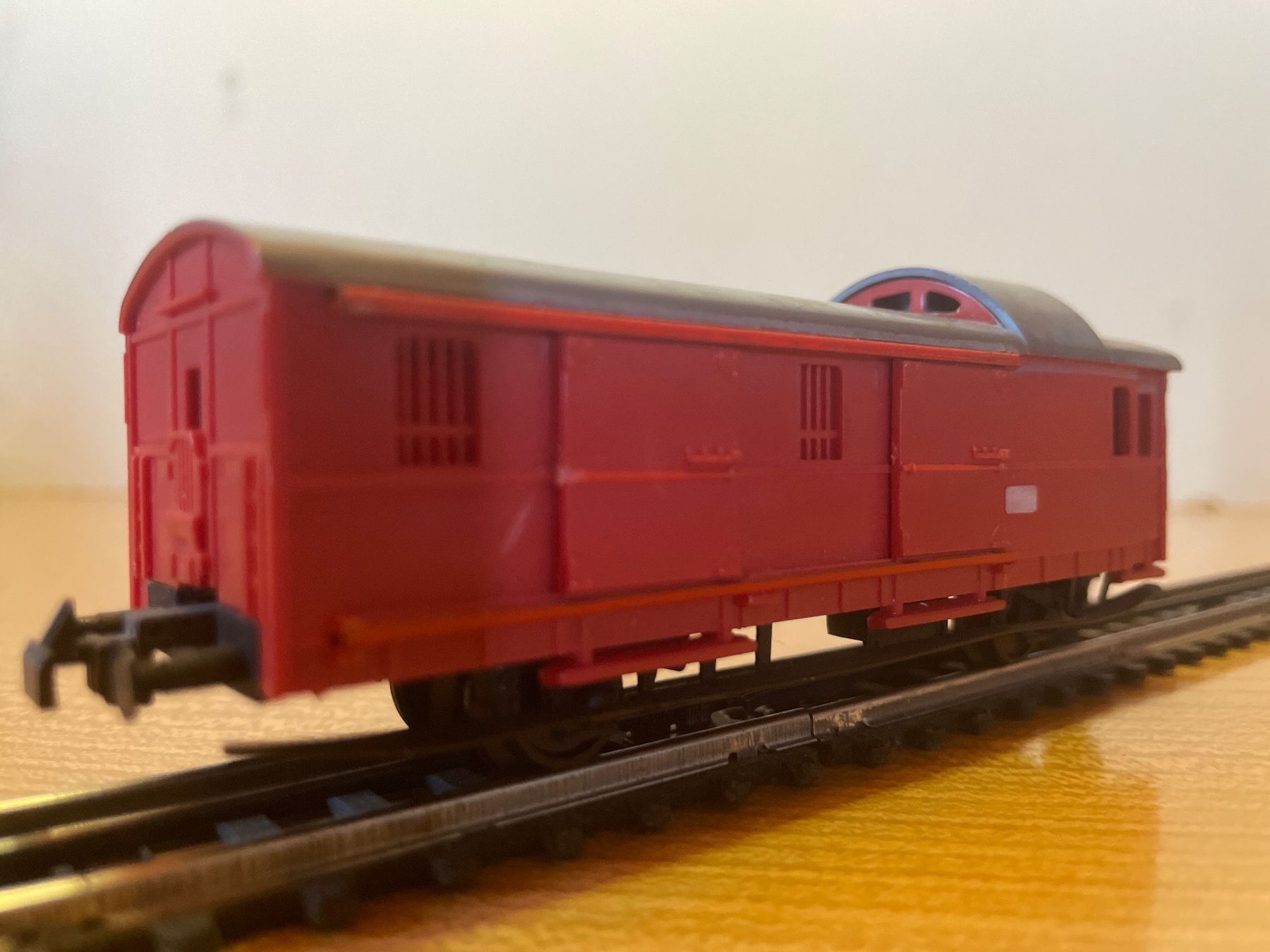 Trix Modellini di ferrovie: H0 Rote Modell Eisenbahn Viehwagen – Usato da Suhr venduto da Daneli7 1