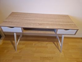 Schreibtisch mit 2 Schubladen und Fach mit Flecken 