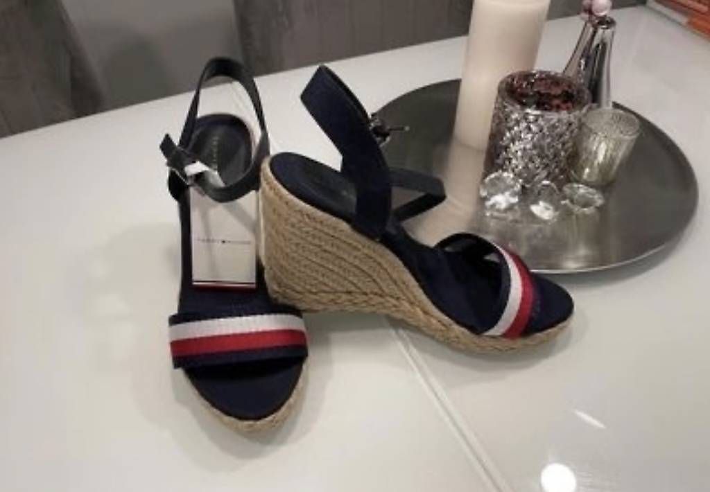 Tommy Hilfiger Scarpe da donna: Neue Tommy Hilfiger Schuhe Grösse 39 – Nuovo e nell'imballaggio originale da Schaffhausen venduto da Arno8588 1