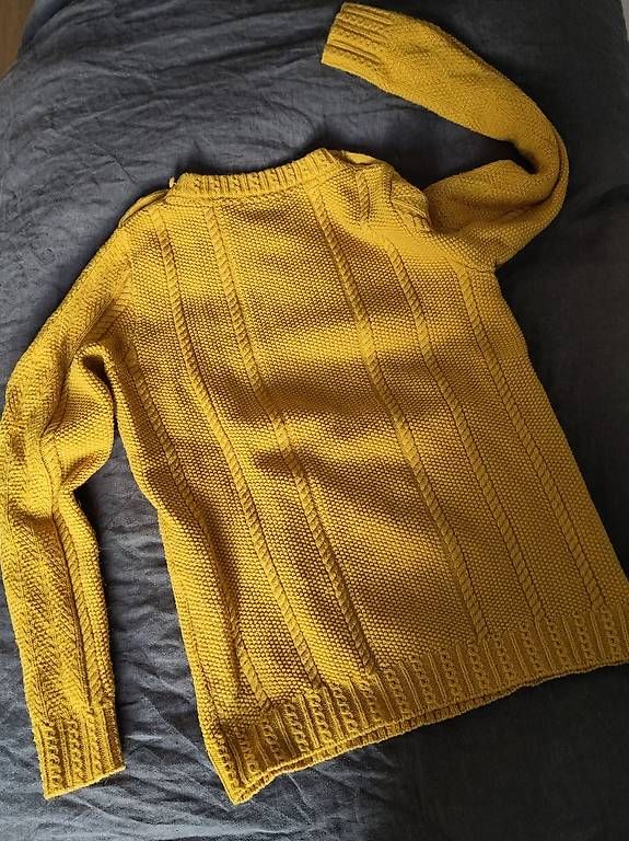 Maglioni & Felpe: Senfgelber Wollpullover mit schönen Details – Usato da Zürich venduto da brendlerb 1