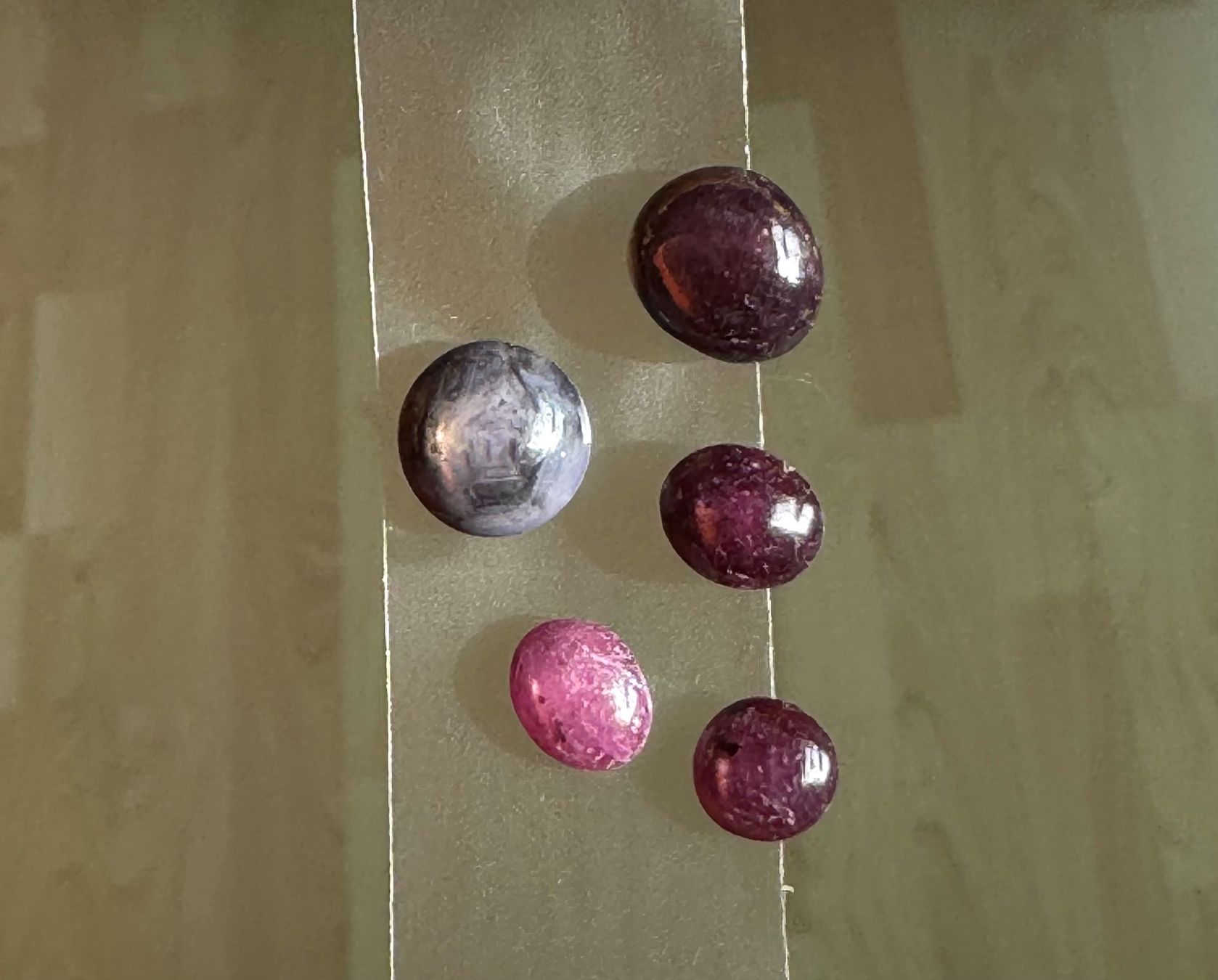Pietre preziose: Stern Rubin 5 Cabochons wunderschön ECHT – Nuovo e nell'imballaggio originale da Leuggern venduto da gemshow 6