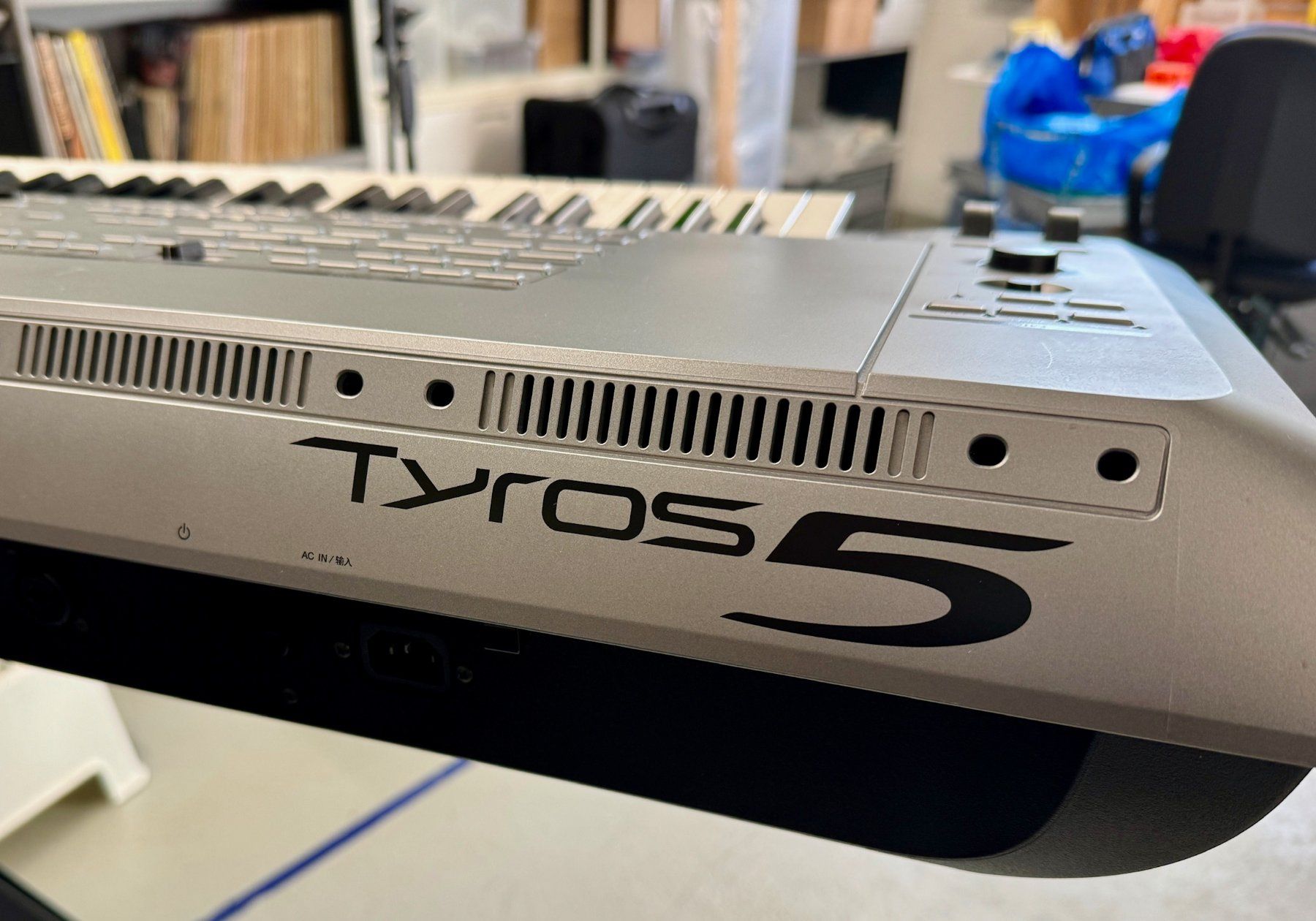 Yamaha Musikinstrumente: Yamaha Tyros 5  76 Tasten – Gebraucht aus Uster von  7