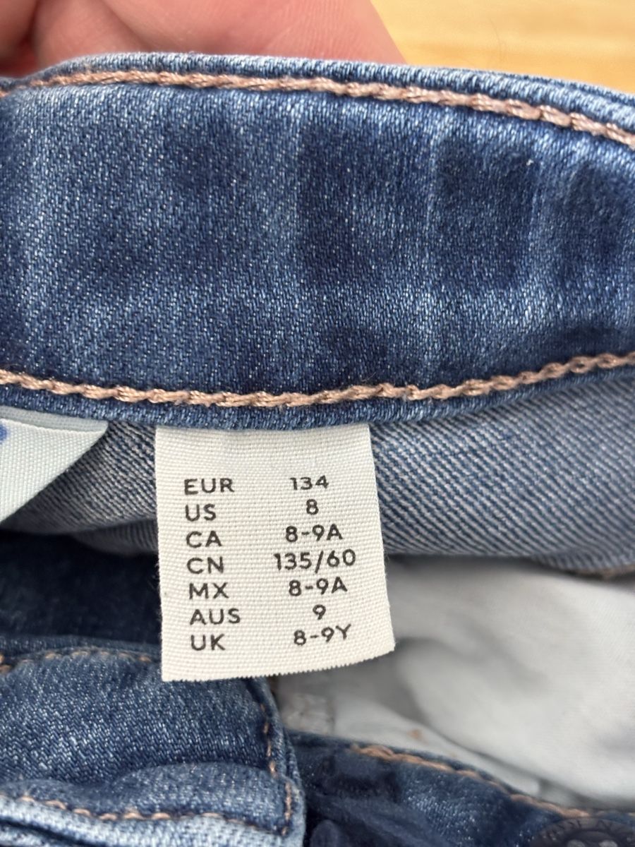 H&M Pantaloni: Jean relaxed Mädchen 134 – Usato da Fribourg venduto da dafral 2