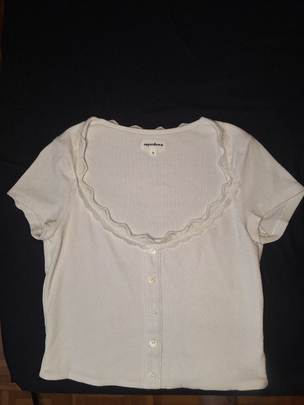 Top: Weisses Sommertop Superdown Gr. S Spitze – Nuovo (secondo la descrizione) da Adlikon b.Regensdf venduto da che_xxb9 1