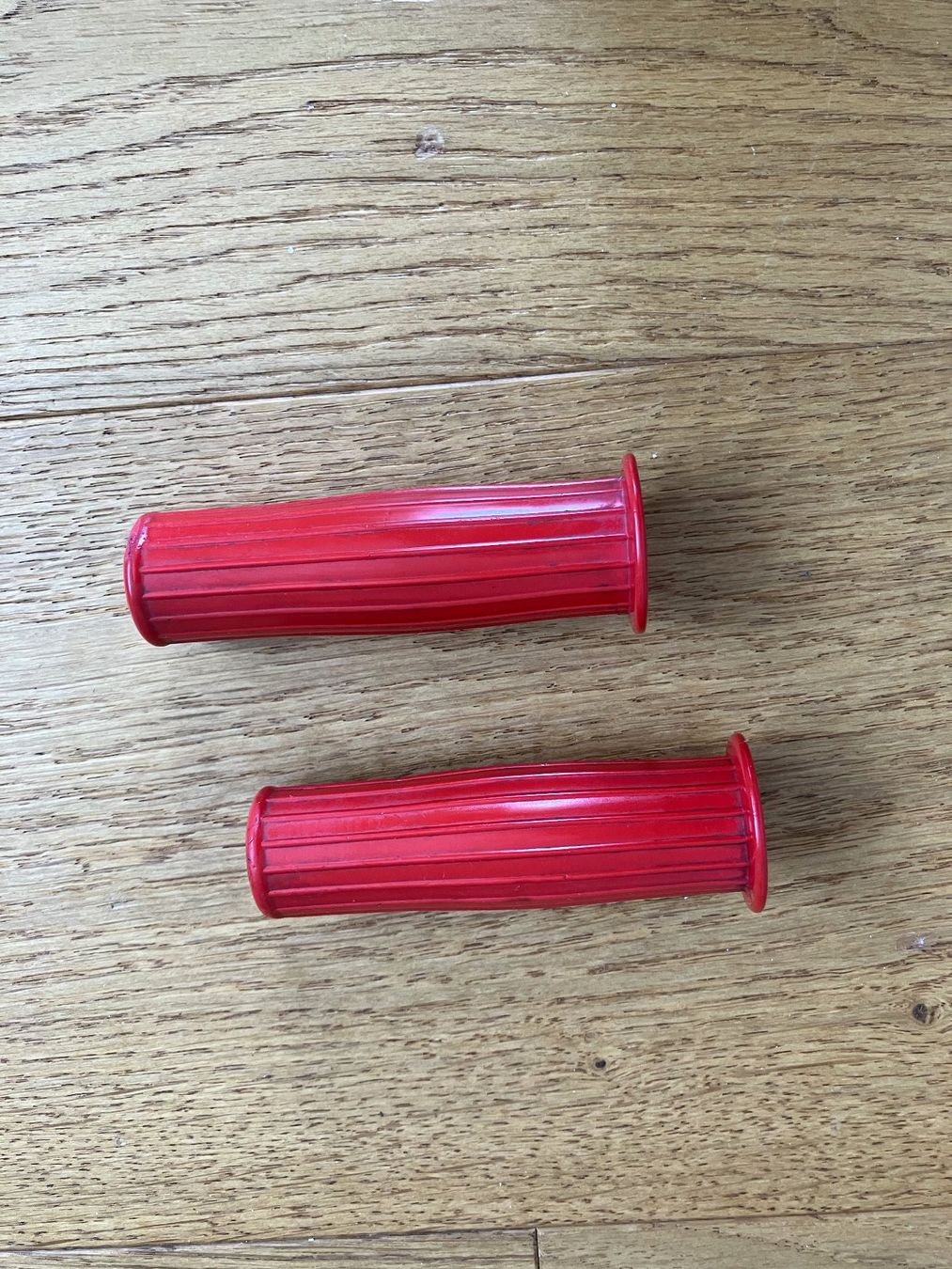 Pezzi di ricambio: Lenkergriffe rot Vintage – Usato da Obermumpf venduto da Estrela67 2
