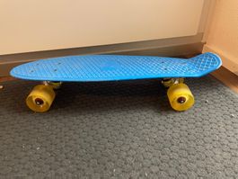 Penny Skateboard blau mit gelben Rollen gebraucht