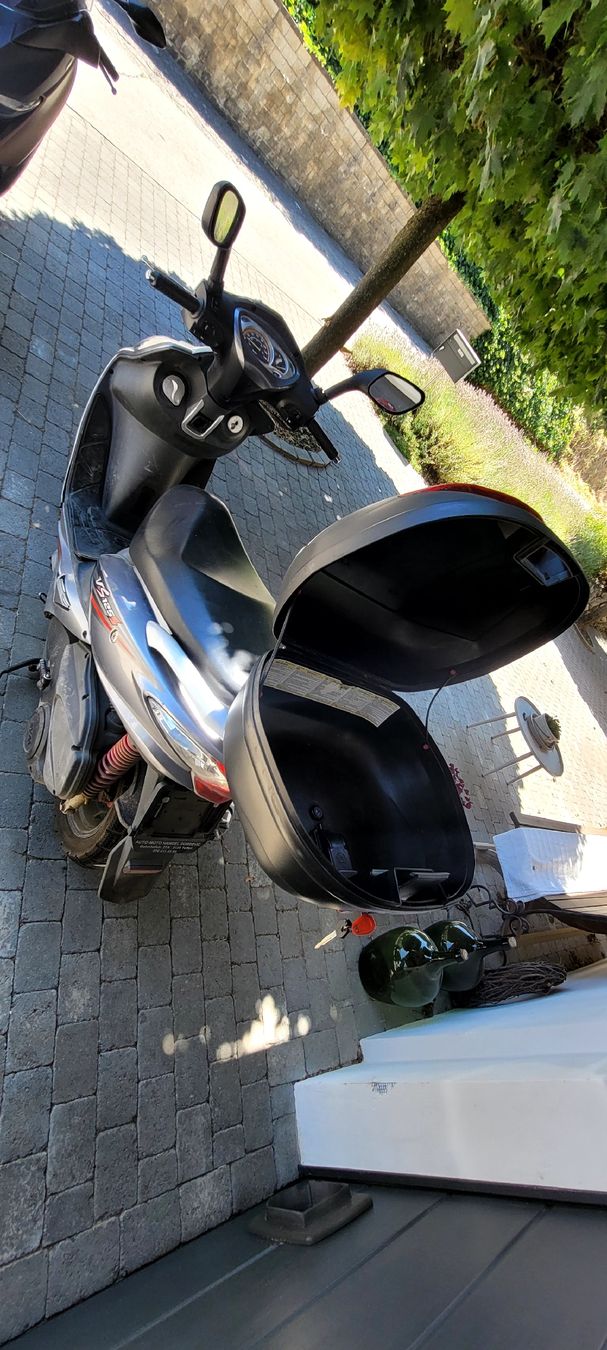 Sym Scooter: Scooter Sym 125 – Difettoso da Torny-le-Grand venduto da Palym 4
