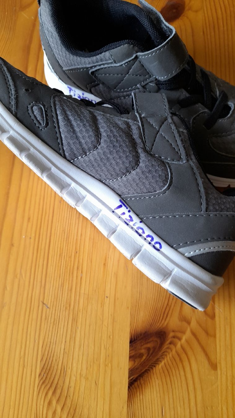 Chaussures garçon: Turnschuh gr. 33 – D'occasion à Nesslau par Churfirsten08 2
