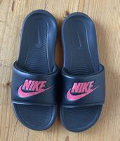 COMME NEUVES - Sandales Nike, 42,5 - portées à l’intérieur
