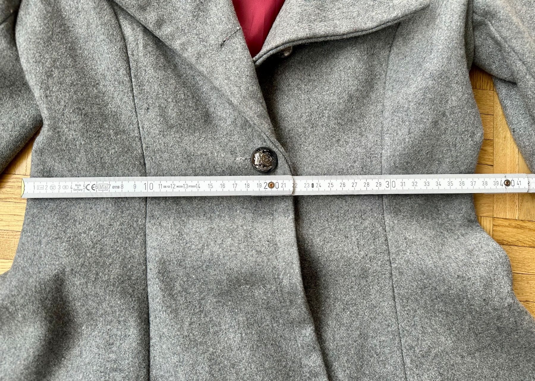 Cappotti: Eleganter grauer Mantel, tailliert – Usato da Zürich venduto da ong8 5
