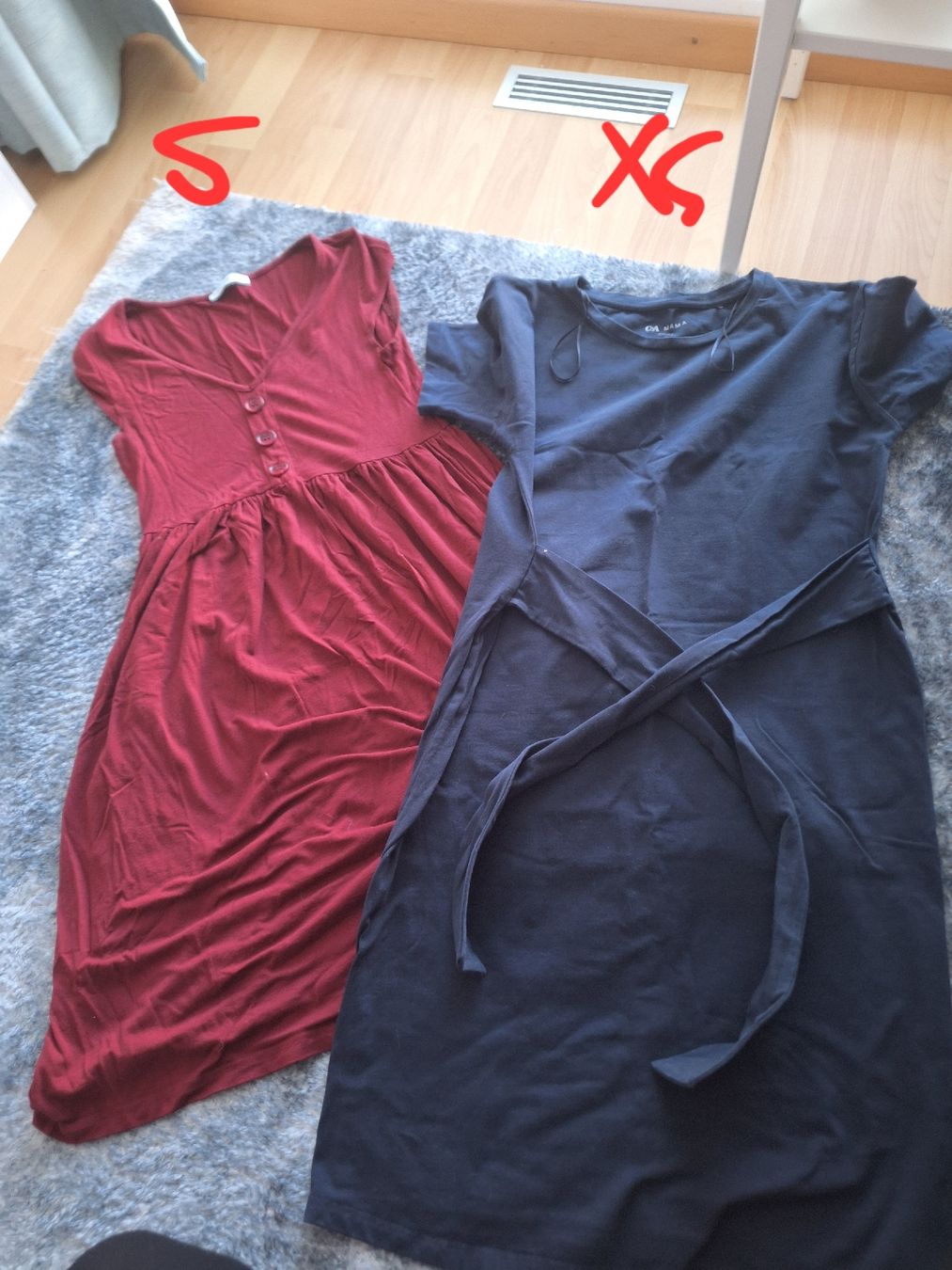 Lotti di vestiti: lot 2 robes de grossesse – Usato da Fully venduto da Taaat
