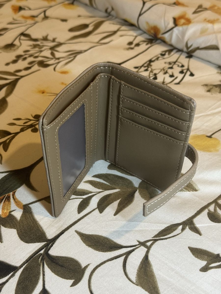 Brieftaschen: Portefeuille  – Neu und originalverpackt aus Châtel-St-Denis von Montclair_Swiss 3