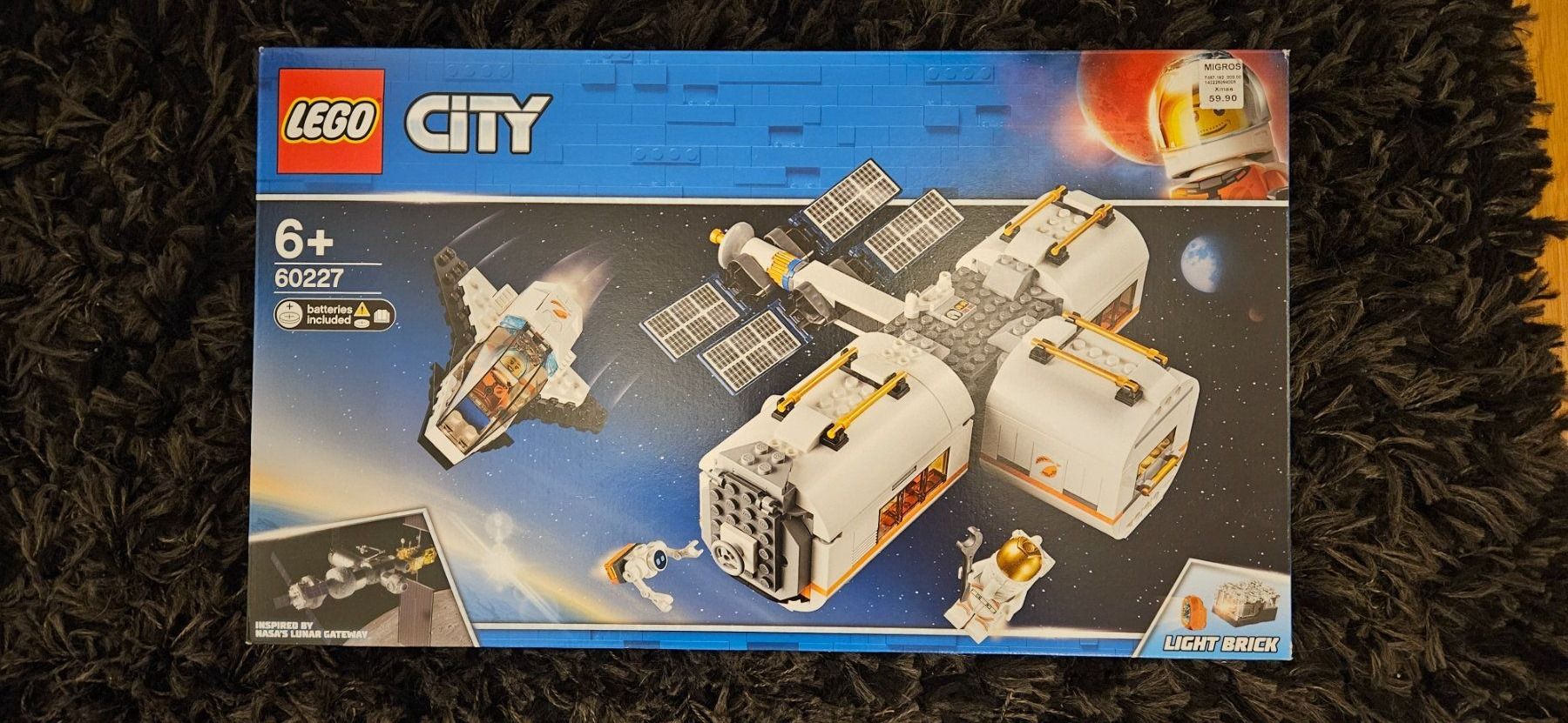 Lego Baukästen: LEGO 60227 Mond Raumstation – Gebraucht aus Lenk im Simmental von oli66661