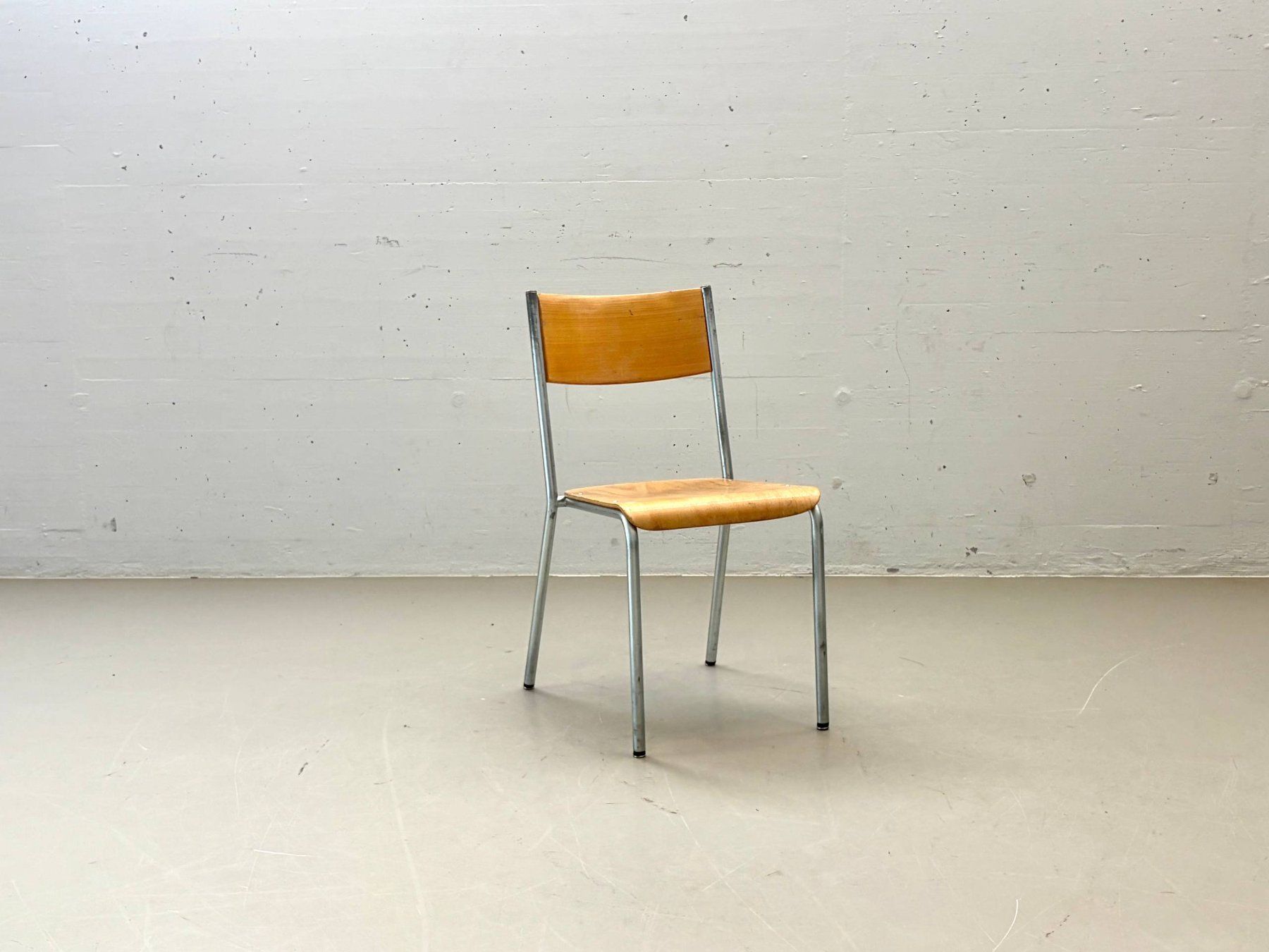 Bigla Stühle: Originale Bigla Stapelstühle – Schweizer Designklassiker – Gebraucht aus Zürich von LeMoege 2