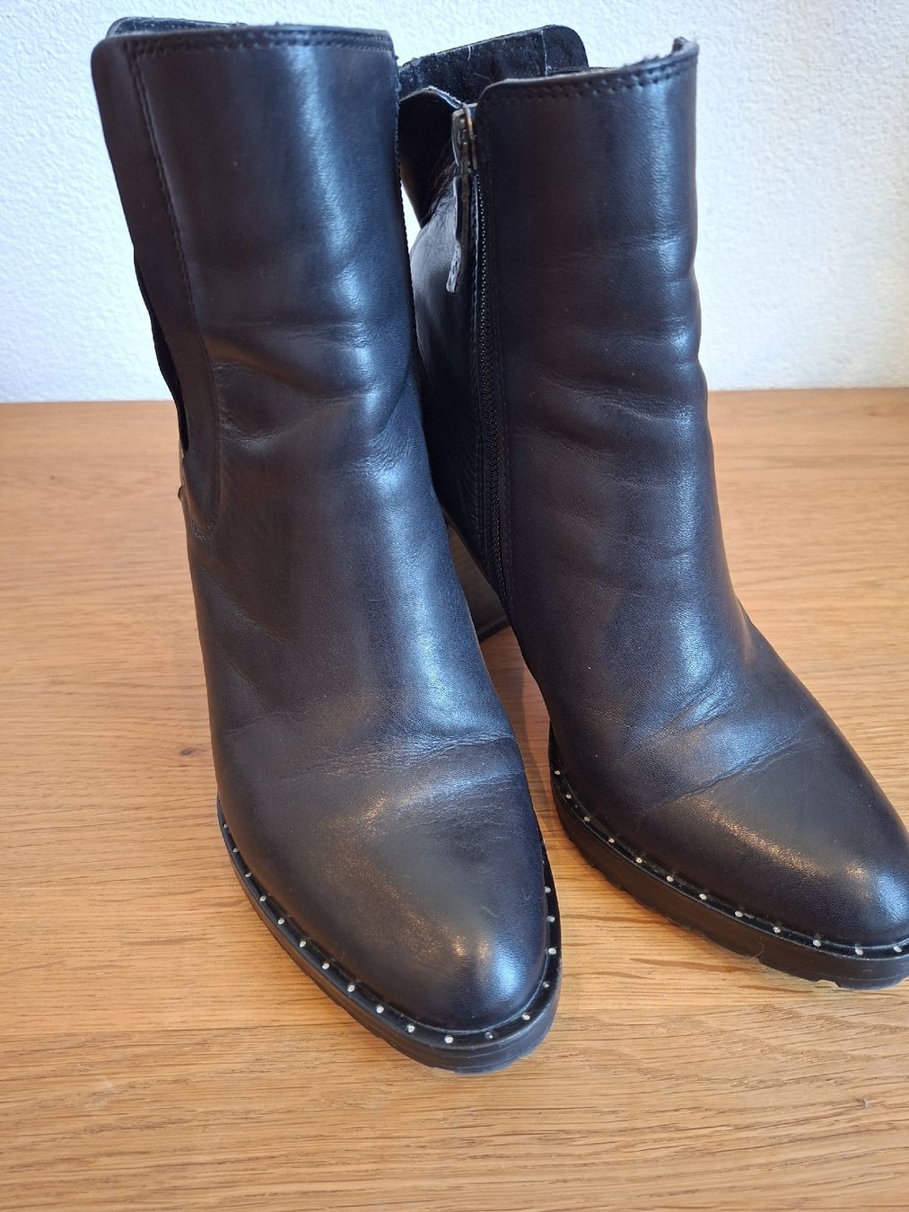 Tamaris Scarpe da donna: Stiefeletten Tamaris, Gr. 38 – Usato da Hausen AG venduto da Emirfinn 1