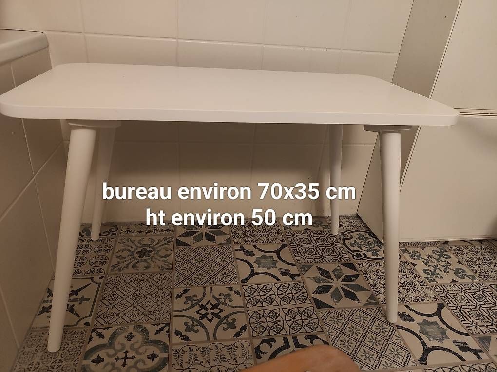 Tavoli: Bureau table et chaise enfant  – Usato da fribourg venduto da pegalex