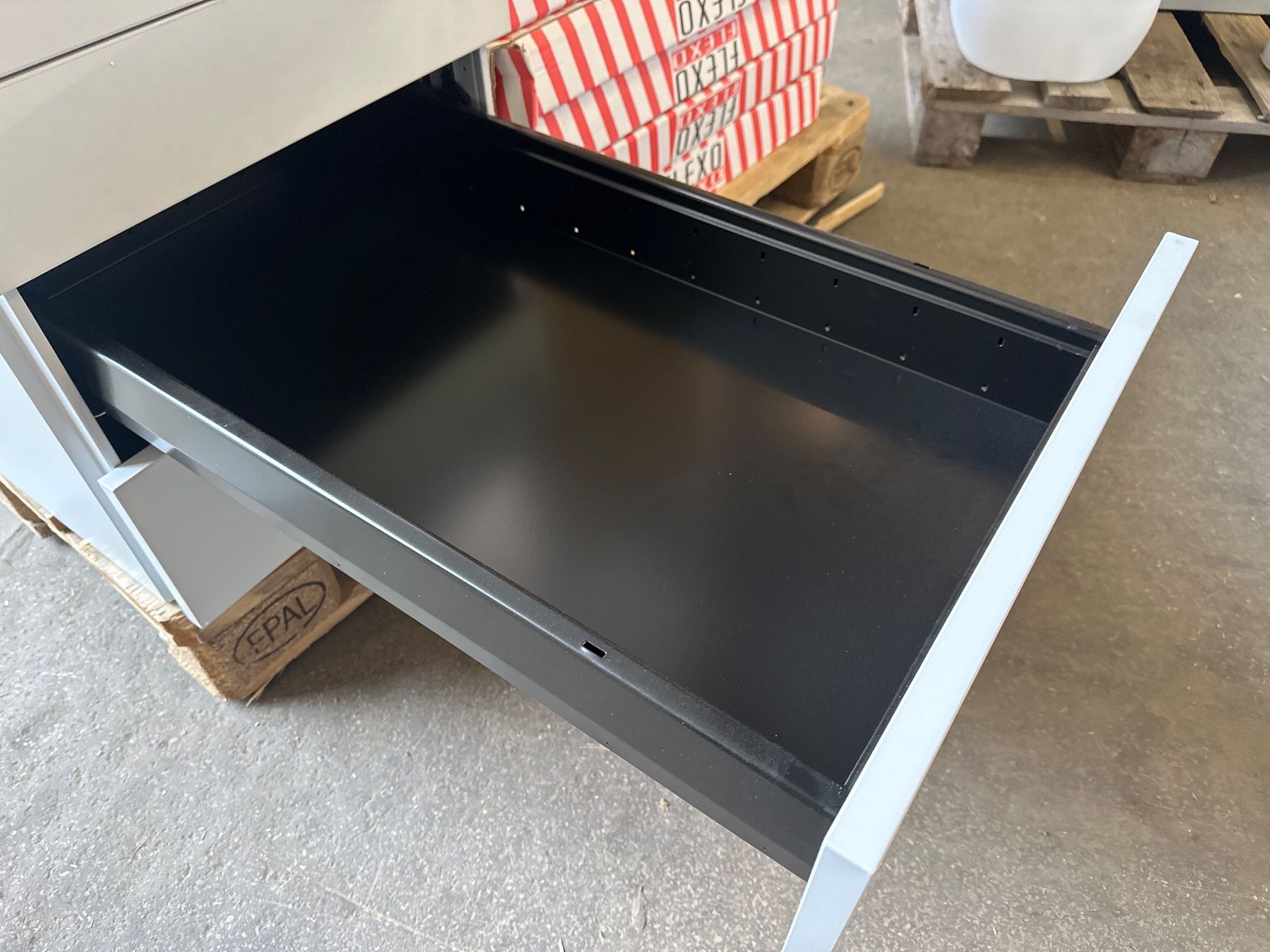 Korpus: neuer Rollcontainer 1233, 4 Schübe, mit Griffnut, weiss/weis – Neu (gemäss Beschreibung) aus Necker von liq24 4