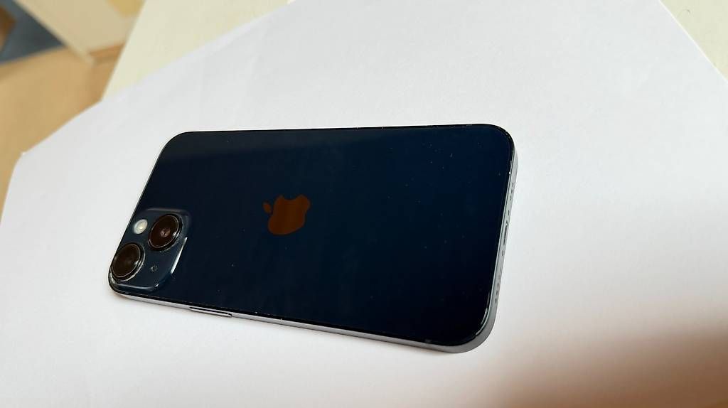 Apple Portables: iPhone 14, 128 GB, schwarz – D'occasion à Algetshausen par Viner03 1