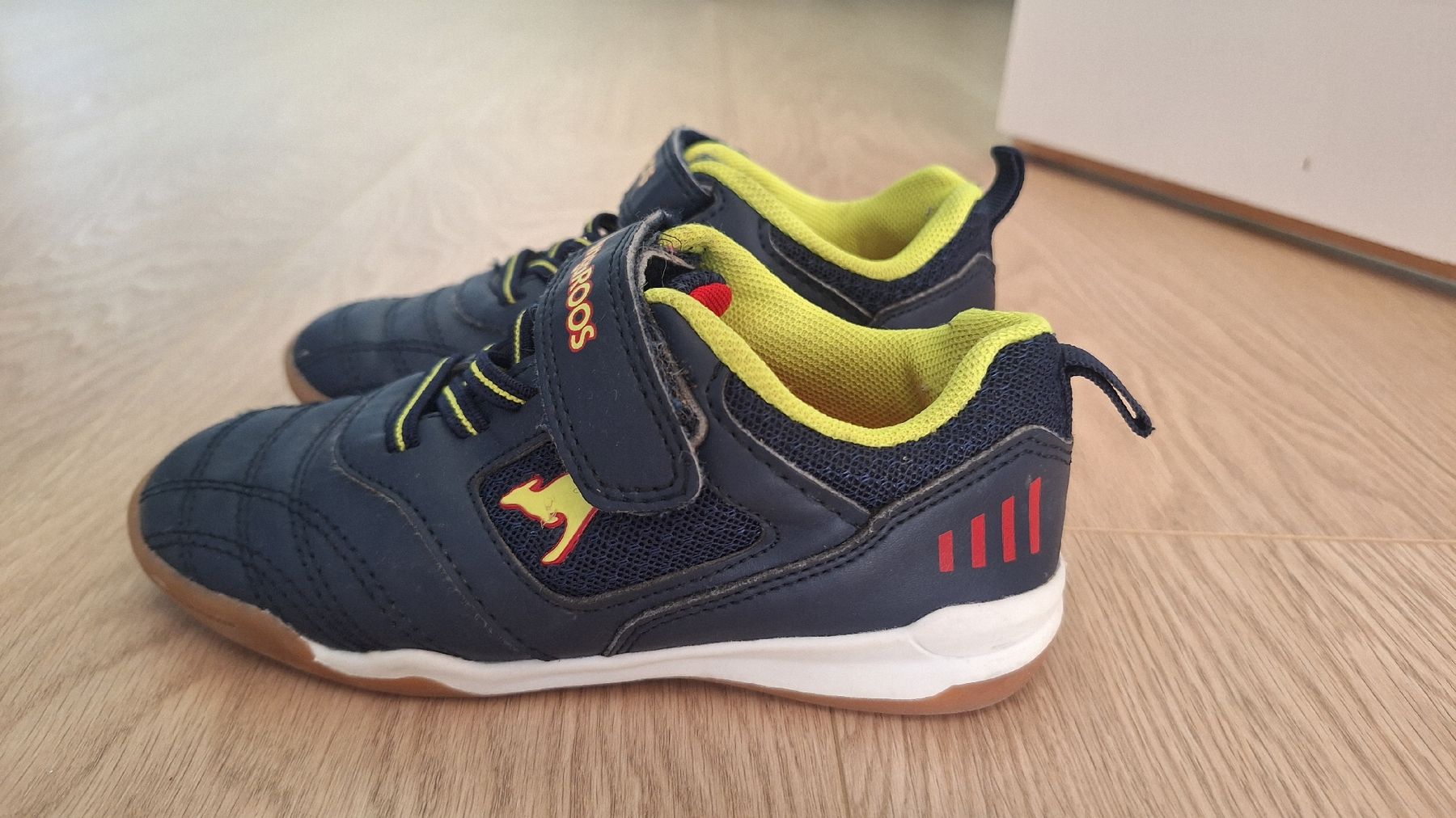 Scarpe per ragazzi: Kangaroos Hallenschuhe, Gr. 28 – Usato da Arni AG venduto da tadas0110 1