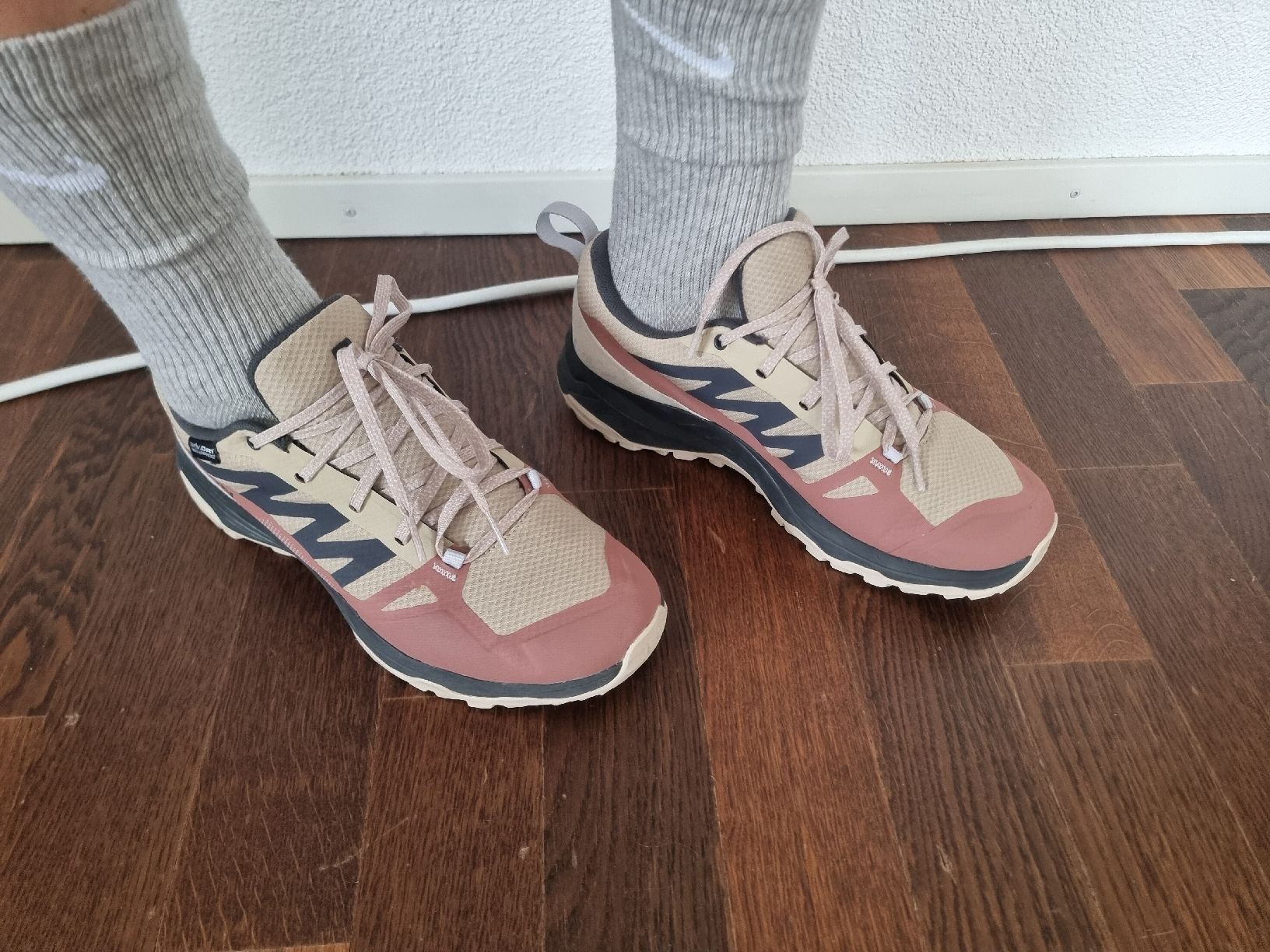 Salomon Chaussures femmes: Salomon 40 Trekkingschuhe Wanderschuhe – D'occasion à Baden par Giuseppe5 3
