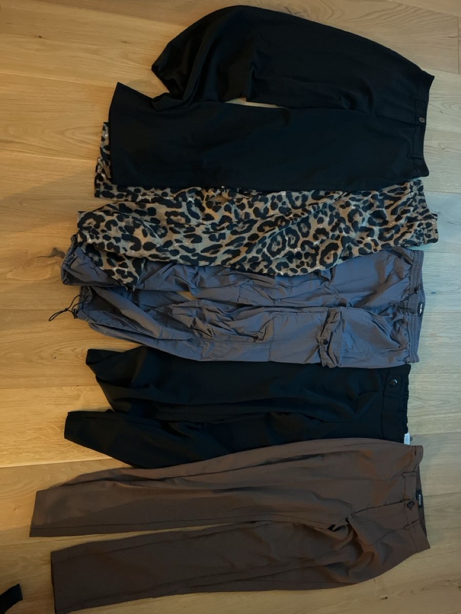 Kleiderpakete: Diverse Stoffhosen Gr 34-38 Pack #5 – Gebraucht aus Burgdorf von bor_9g9z 1