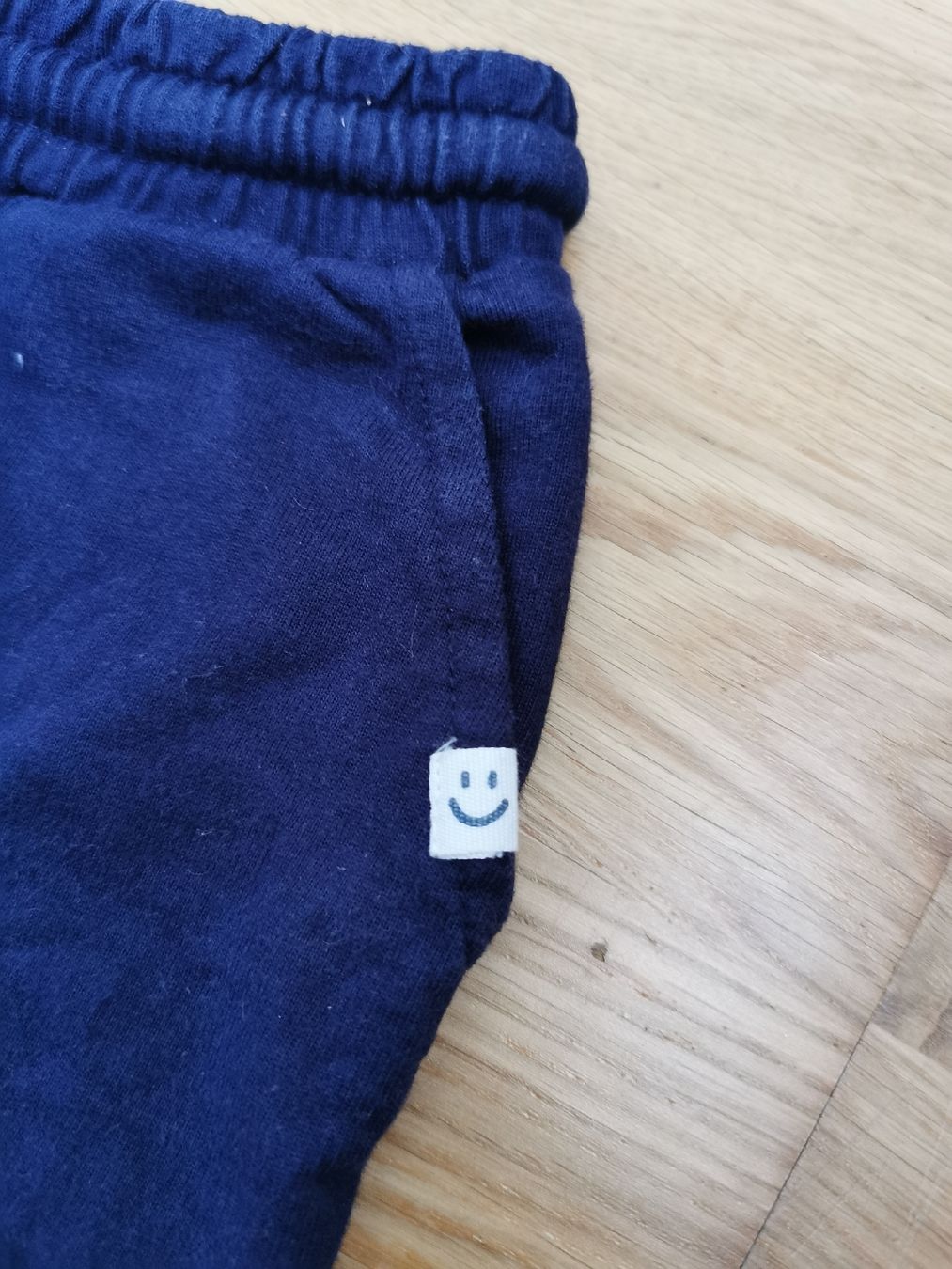 Manor Pantaloni: Manor Shorts mit Smiley, Grösse 116, 100% Baumwolle – Usato da Seuzach venduto da Tureda 1