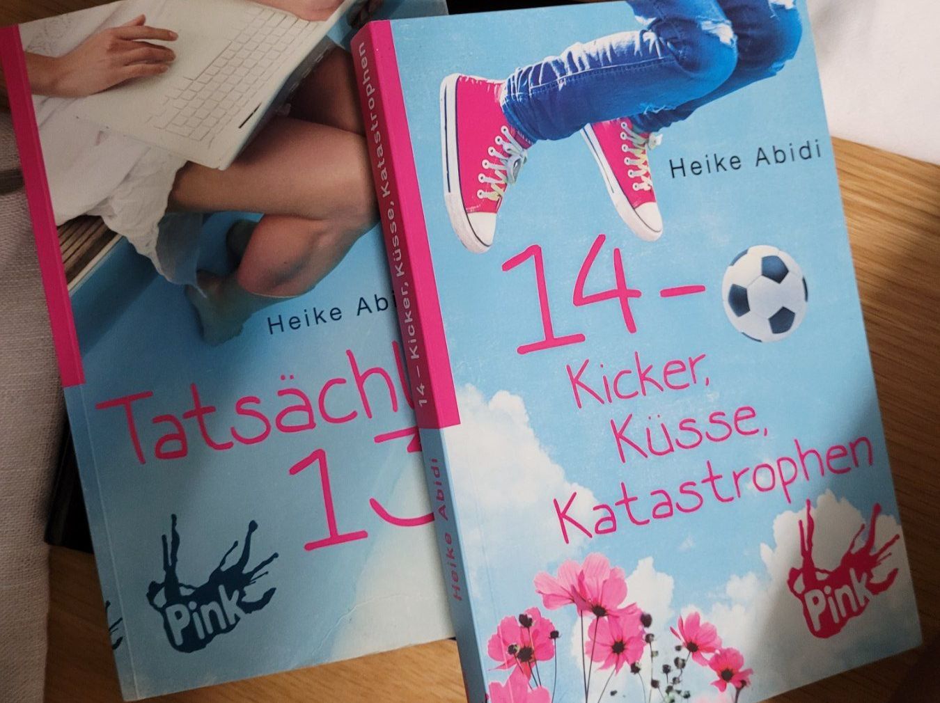 Libri: 2 Bücher: Tatsächlich 13 und Plötzlich 14 – Usato da Ruswil venduto da Johri