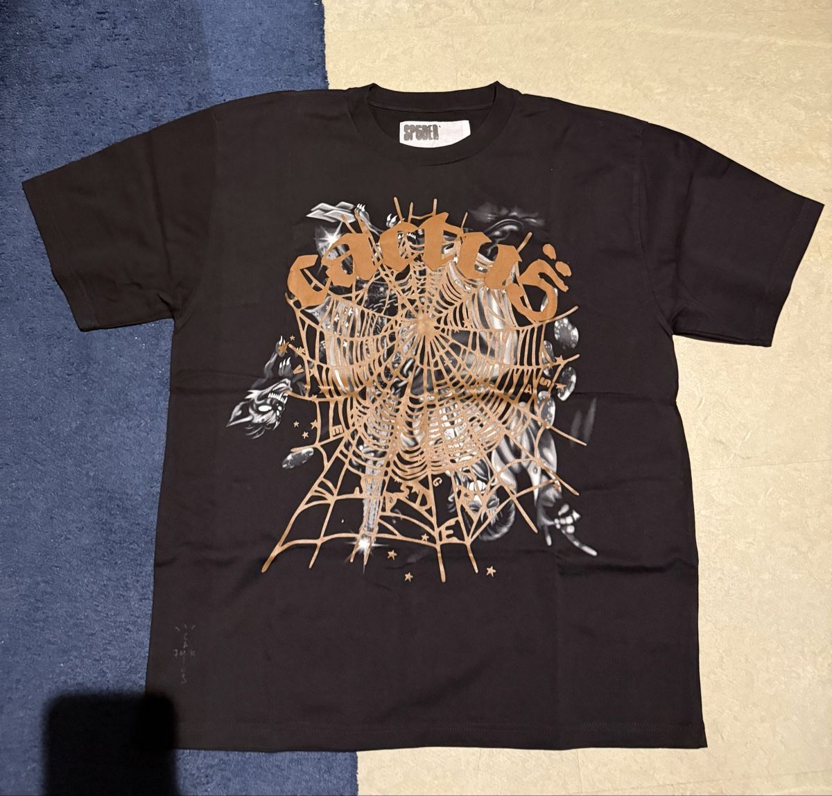 T-shirt: Travis Scott x Spider T Shirt – Usato da Uerikon venduto da Beat03