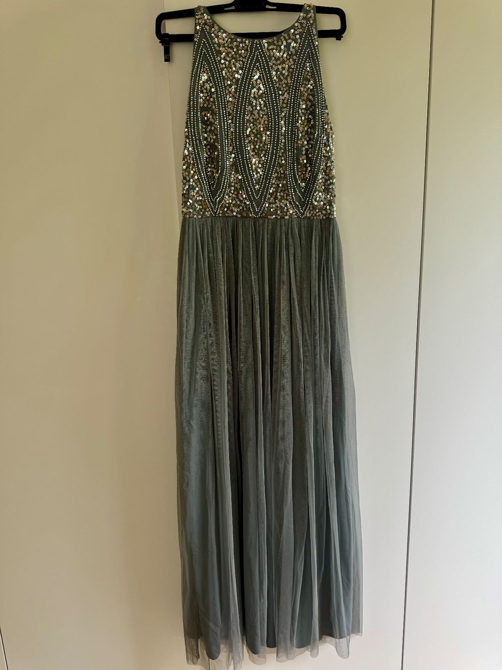 Kleider: Abendkleid mit Pailletten grau lang – Neu (gemäss Beschreibung) aus Herrliberg von kat_q7sj 1