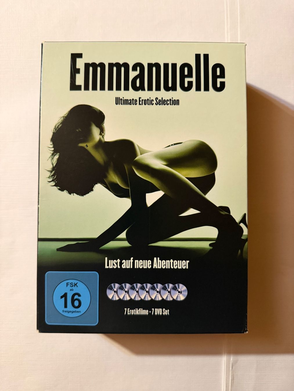 Tutti i DVDs: Emmanuelle Ultimate Erotic Selection - 7 DVD Set – Nuovo (secondo la descrizione) da Bern venduto da Baron010