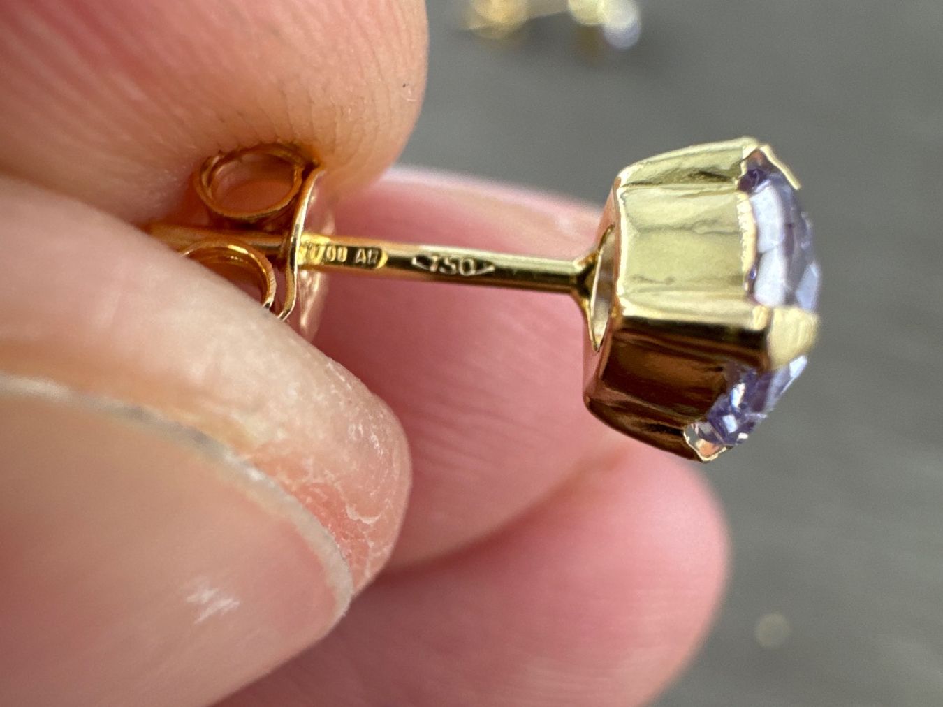 Boucles d'oreille: Ohrstecker 750 Gold – D'occasion à Niederuzwil par leo_8857 1