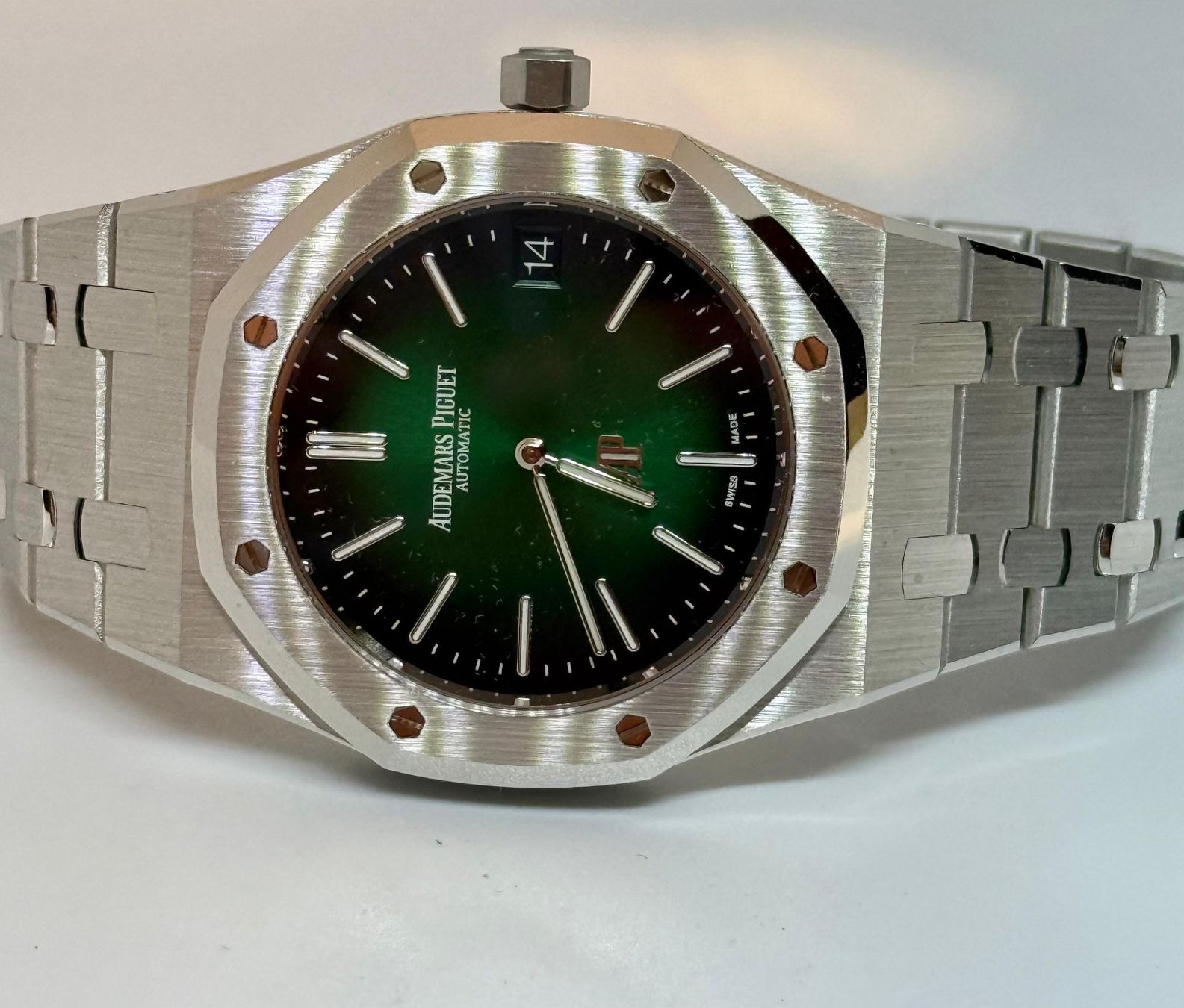 Audemars Piguet Orologi: Audemars Piguet Royal Oak "Jumbo" Extra-Thin Smoked Green – Usato da Lugano venduto da Superstudiolugano