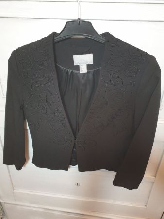 Damen Blazer schwarz mit Kurbelstickerei Gr. 36 Kurzblazer