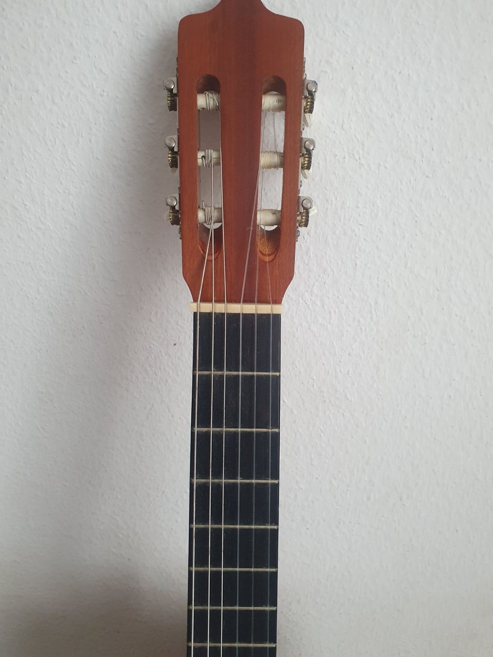 Strumenti musicali: Estrada Stringed Gitarre (Made in Spain) – Usato da Basel venduto da FirstClass4000 4