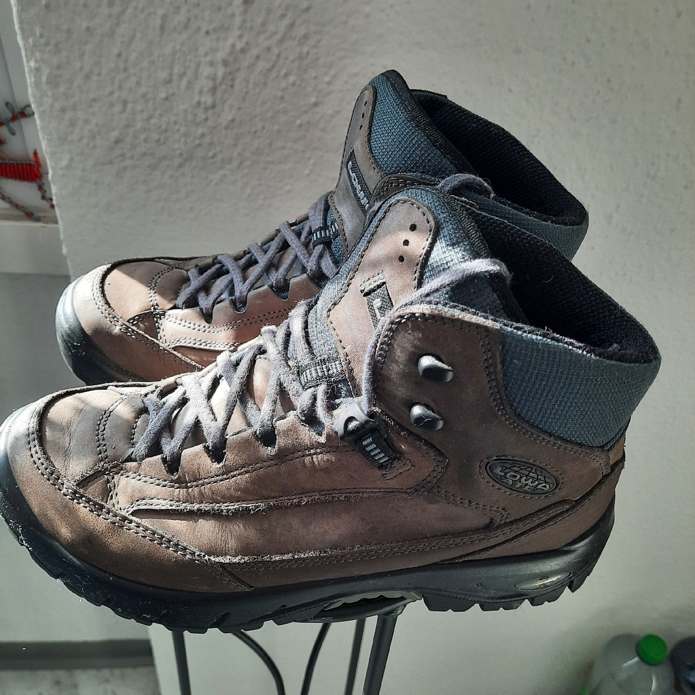 Lowa Scarpe da uomo: LOWA WANDERSCHUHE, GR. 37,5 – Usato da Hinwil venduto da Wuschi40