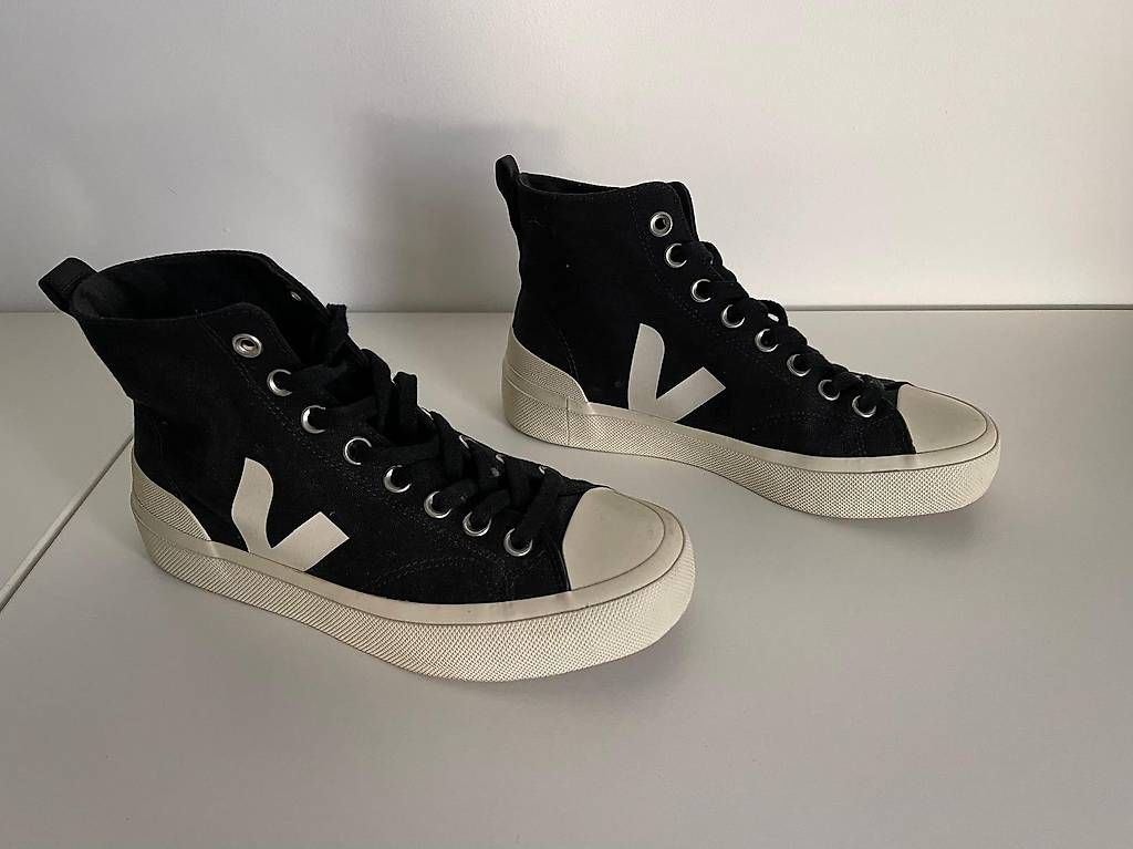 Damenschuhe: Sneaker VEJA WATA – Neu und originalverpackt aus Triesen von Chevalley