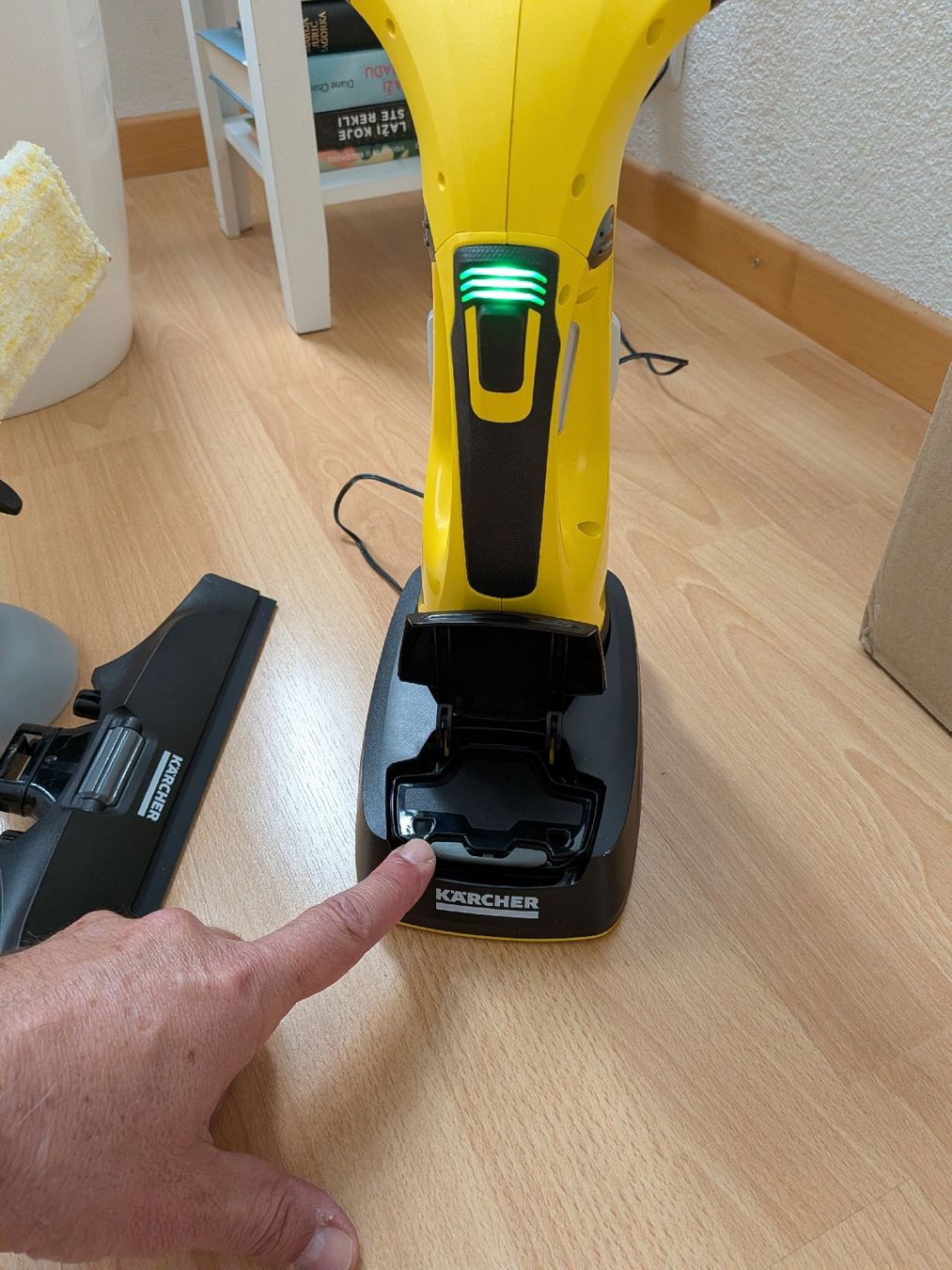 Kärcher Altro per la casa: Kärcher Fenstersauger VW-5 plus N – Usato da Bern venduto da Buky 2