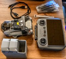 DJi Mini 4 Pro Fly More Combo (RC 2) Kameradrohne 12 - 48 MP