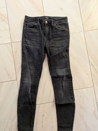 Damen Jeans Vero Moda dunkelgrau Grösse M/30 neuwertig
