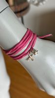 Armband für Frauen aus Seide mit Silberanhänger