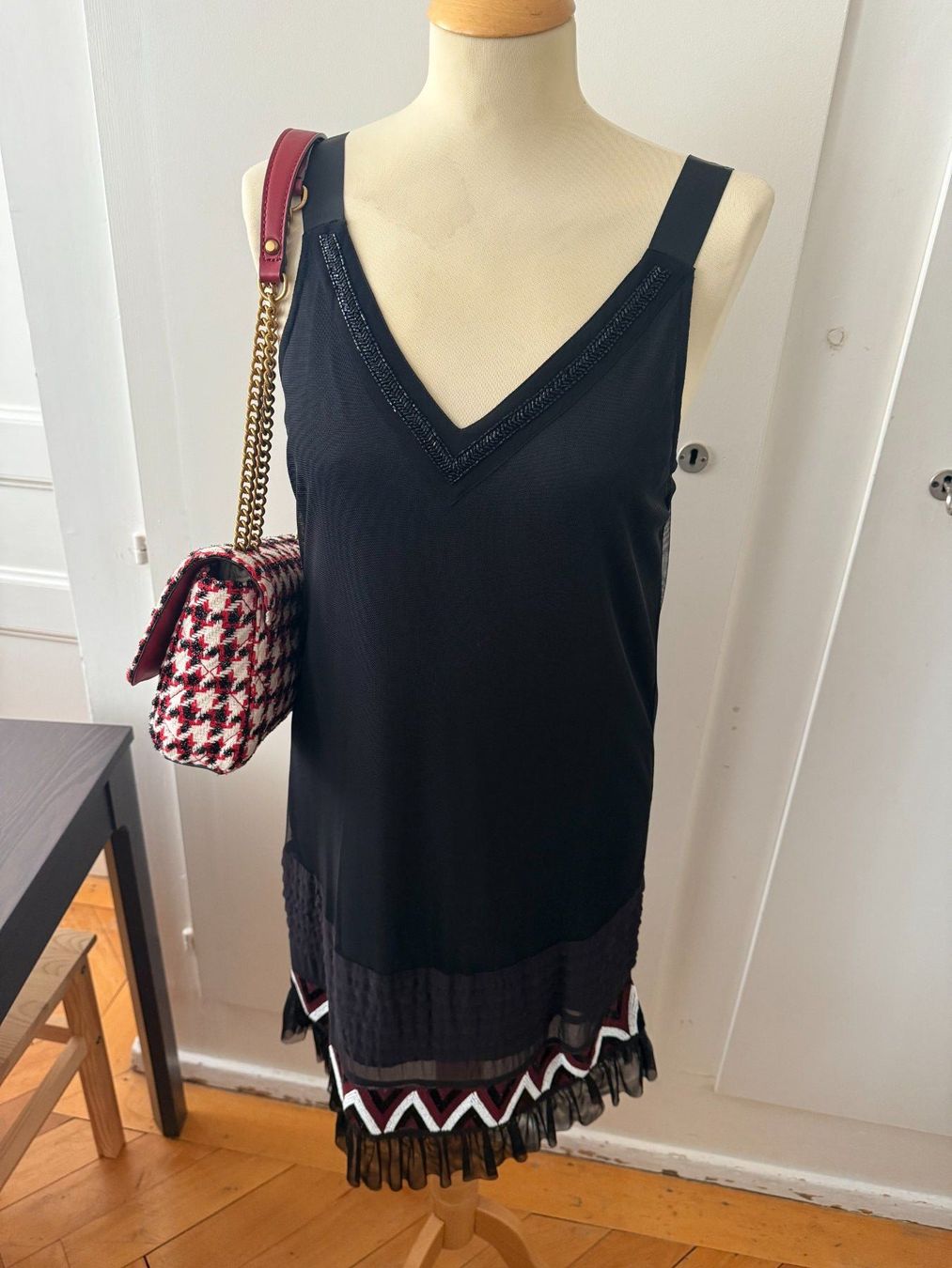 Robes: Robe noire / robe d'occasion/ robe de soirée – Neuf (Voir description) à Le Locle par tchanatakoua 4
