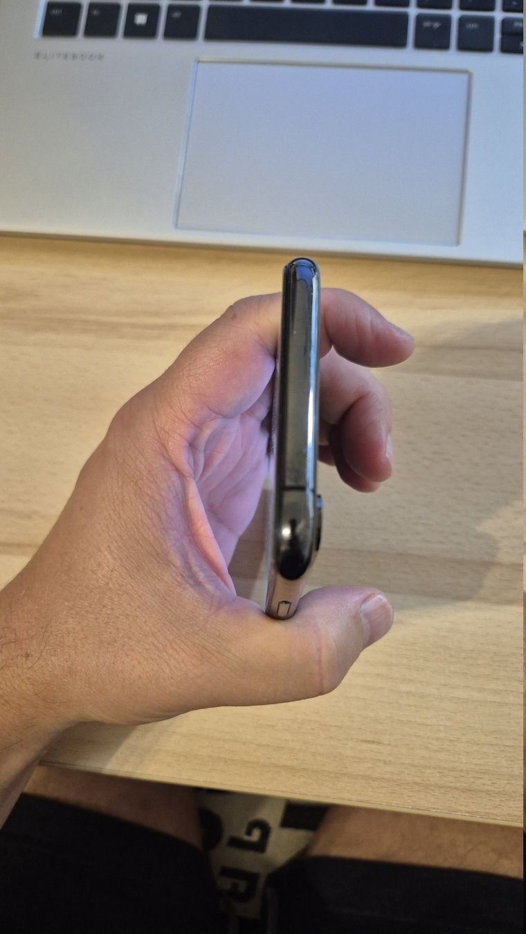 Apple Handys / Smartphones: iPhone Xs 256GB Black 3020 – Defekt aus Münchenbuchsee von MV_Solutions 4