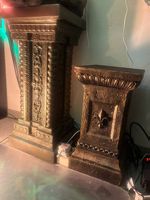 2 Säulen (Pedestals)