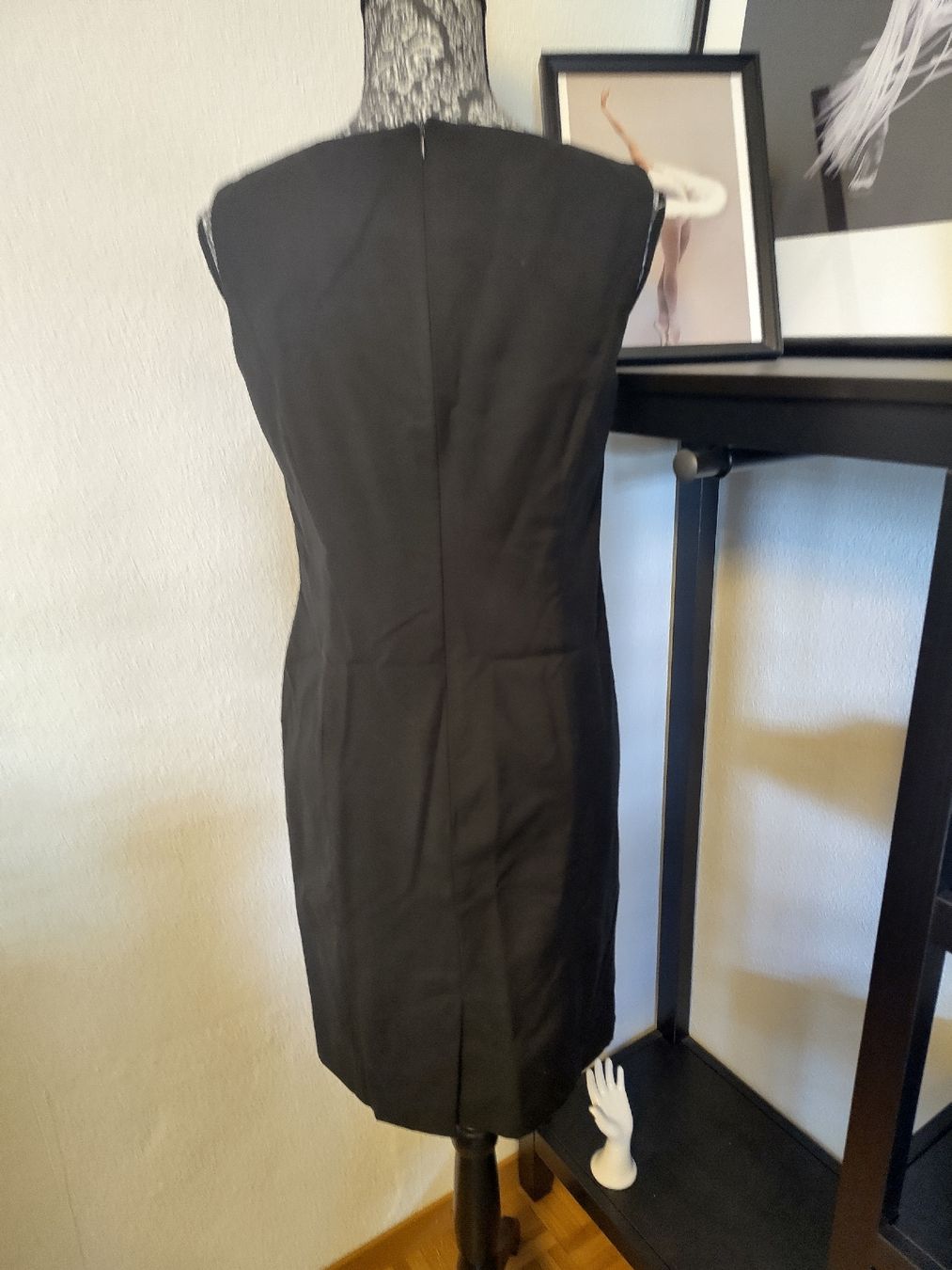 Madeleine Vestiti: MADELEINE - Etui-Kleid aus Wolle Gr. 36/38 – Usato da Zollikofen venduto da AliaRuna 2