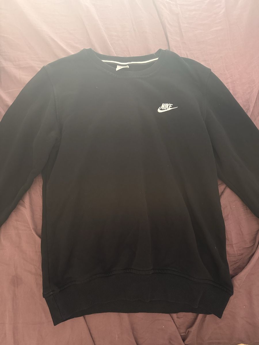 Pullover & Sweatshirts: Schwarzer Nike Pullover – Gebraucht aus Lufingen von yaw_5swk