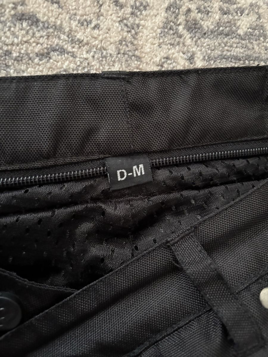 Held Pantaloni: Held Motorradhose Damen schwarz M – Usato da Dübendorf venduto da mba_5yvw 1