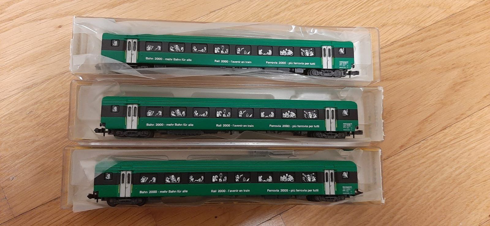 Modellini di ferrovie: Decals Ausstellungswagen EW III Rail 2000 3 éléments – Usato da Colombier NE venduto da Couscous12