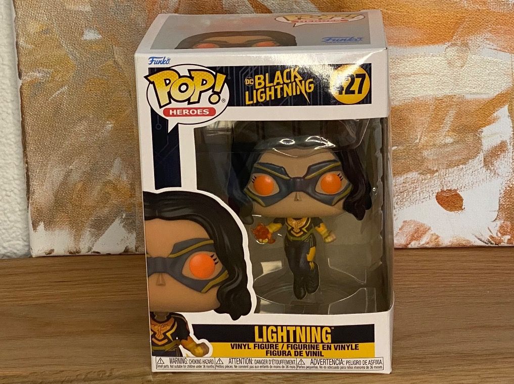 Funko Statuette: Funko Pop - Lightning #427 - Black Lightning – Nuovo e nell'imballaggio originale da Oensingen venduto da CSCollectors