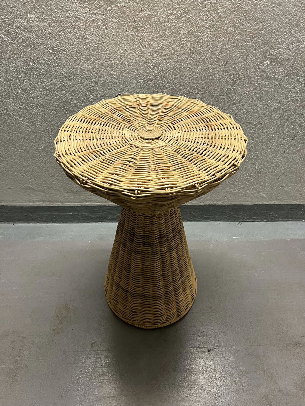Hk Living Tavoli: Rattan Side Table von HK Living – Usato da Zürich venduto da RSO8005 1
