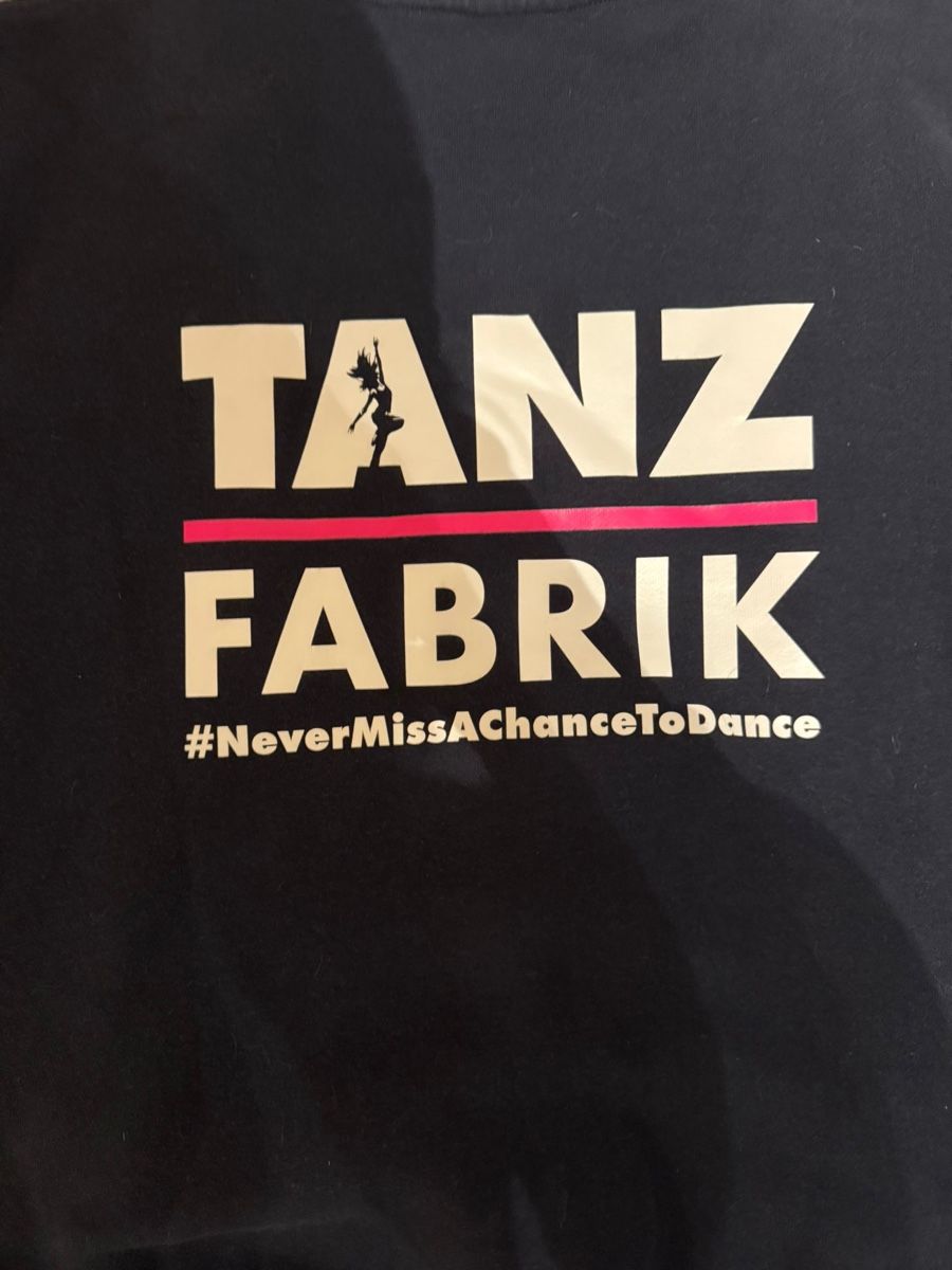 Pulls & Sweat-shirts: Tanz Fabrik Pullover dunkelblau – Neuf (Voir description) à Glattfelden par hel_8tb6 1
